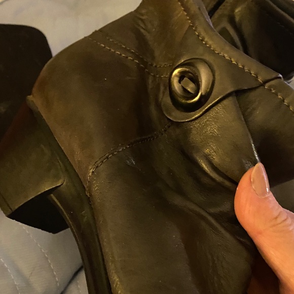 Earth Origins greyLeather Ankle Boots New no tags - Picture 2 of 10